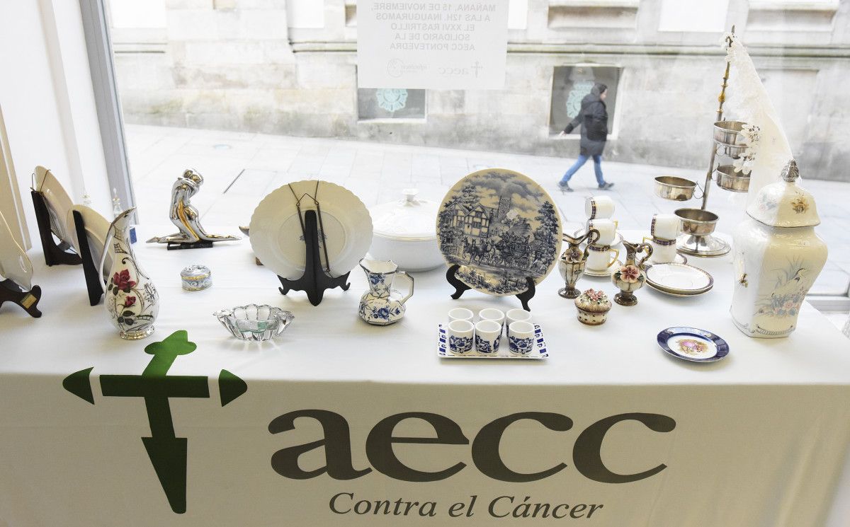 Inauguración del mercadillo solidario de la AECC 2019