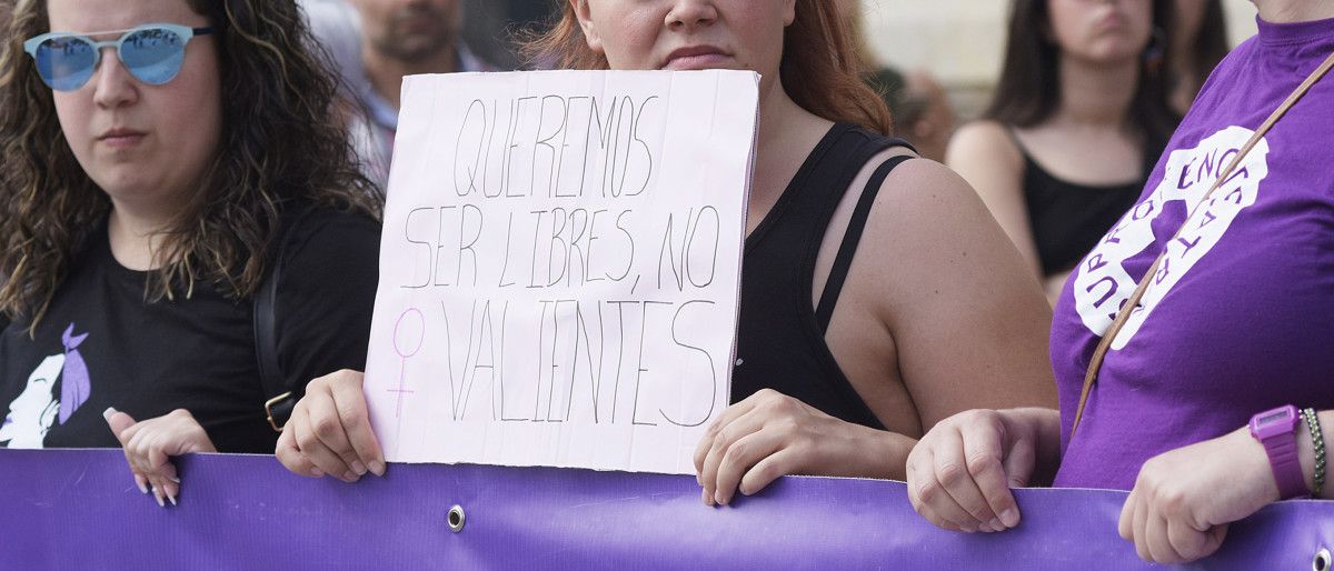 Cartel de una manifestación feminista en Pontevedra