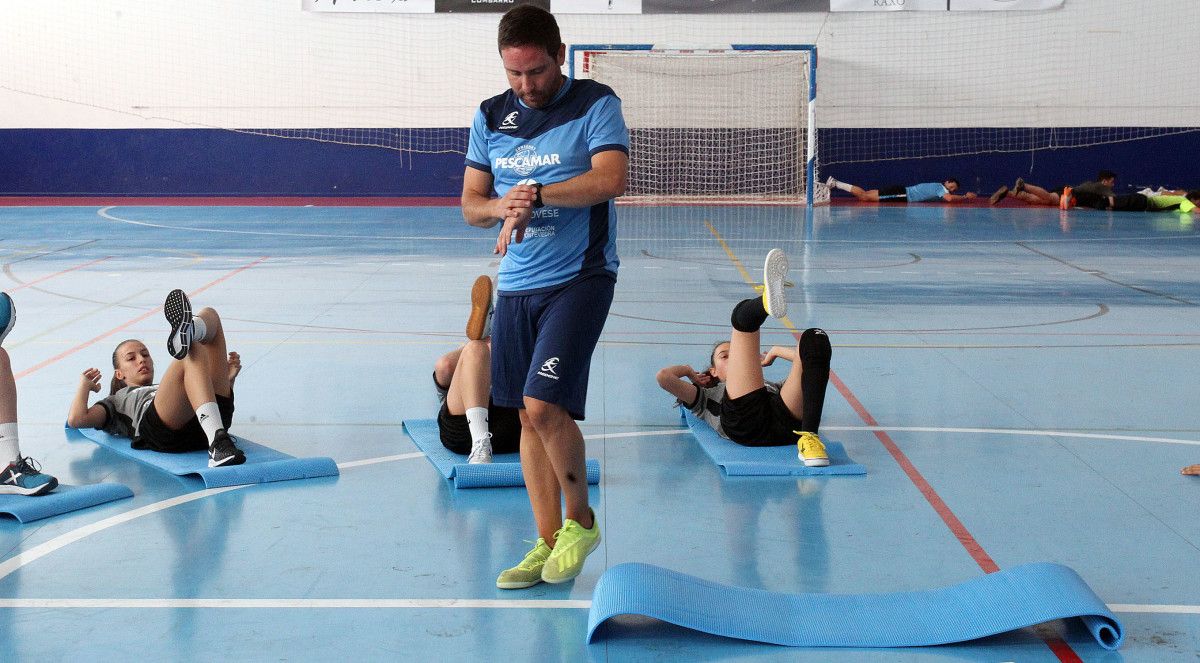 Raúl Jiménez, en un entrenamiento del Poio Pescamar