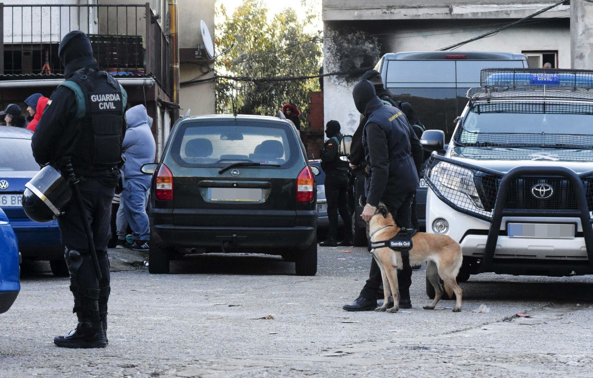 Operativo antidroga en el poblado de O Vao de Arriba