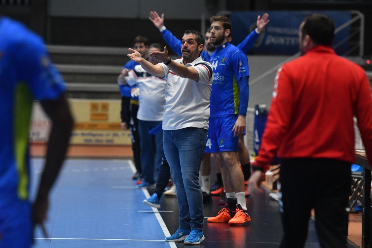 Luis Montes, en el partido entre Teucro e Cajasur de Córdoba en el Pabellón Municipal