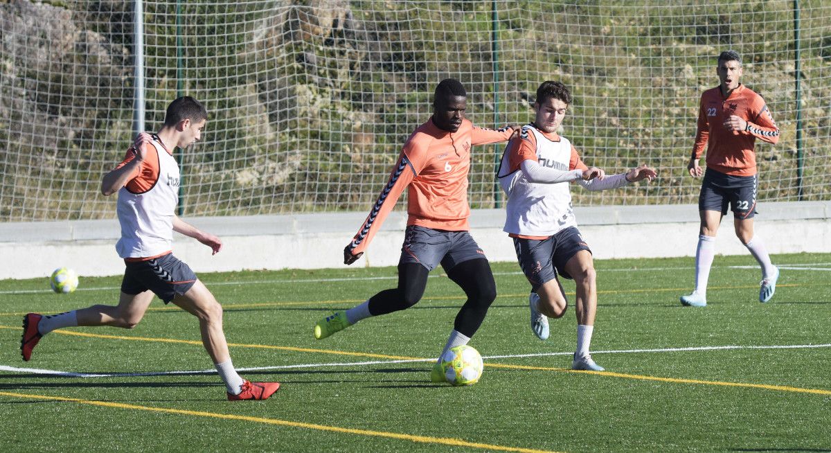 Entrenamiento del Pontevedra en Cerponzóns