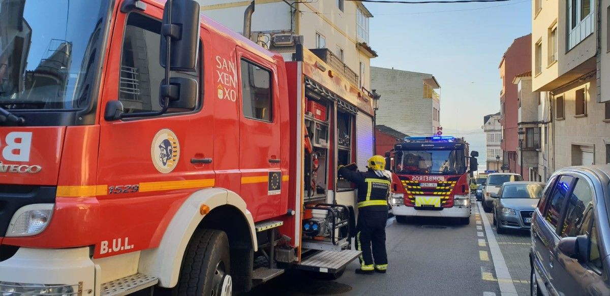 Incendio urbano en Portonovo