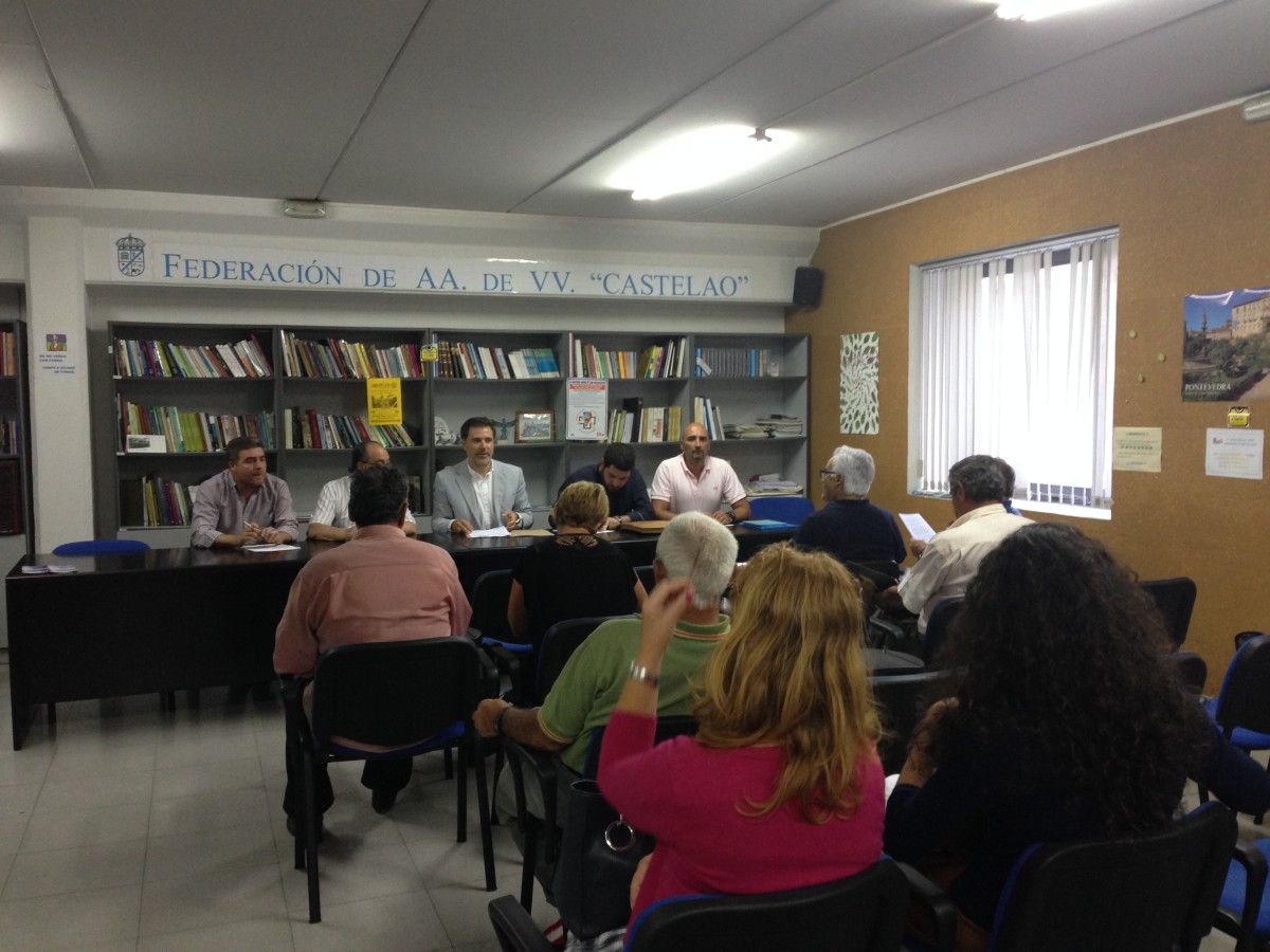 Reunión entre concejales del PP y diferentes asociaciones de vecinos