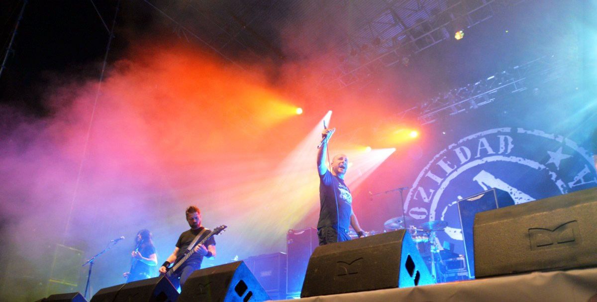 Concierto de Sociedad Alkoholica en la Plaza de España