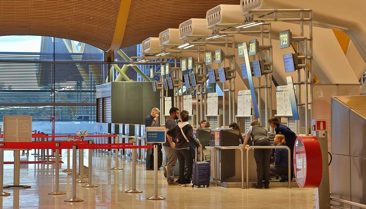 Viajeros en el aeropuerto