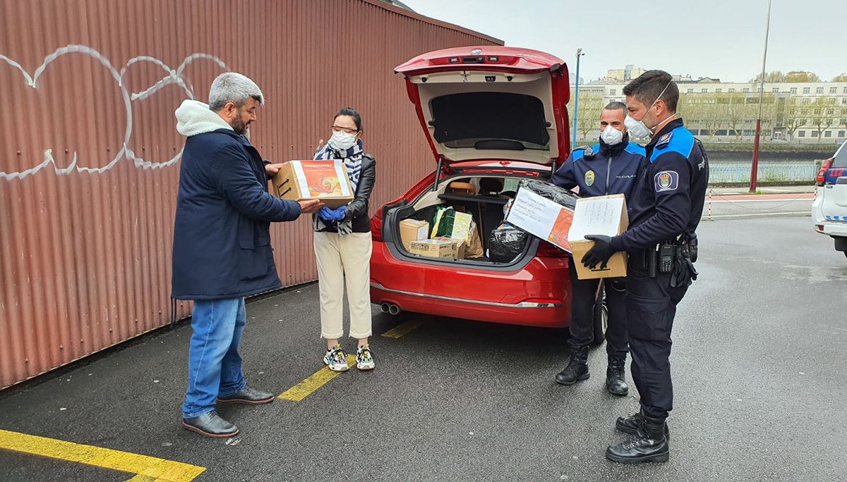 Donación de material de protección de la comunidad china de Pontevedra