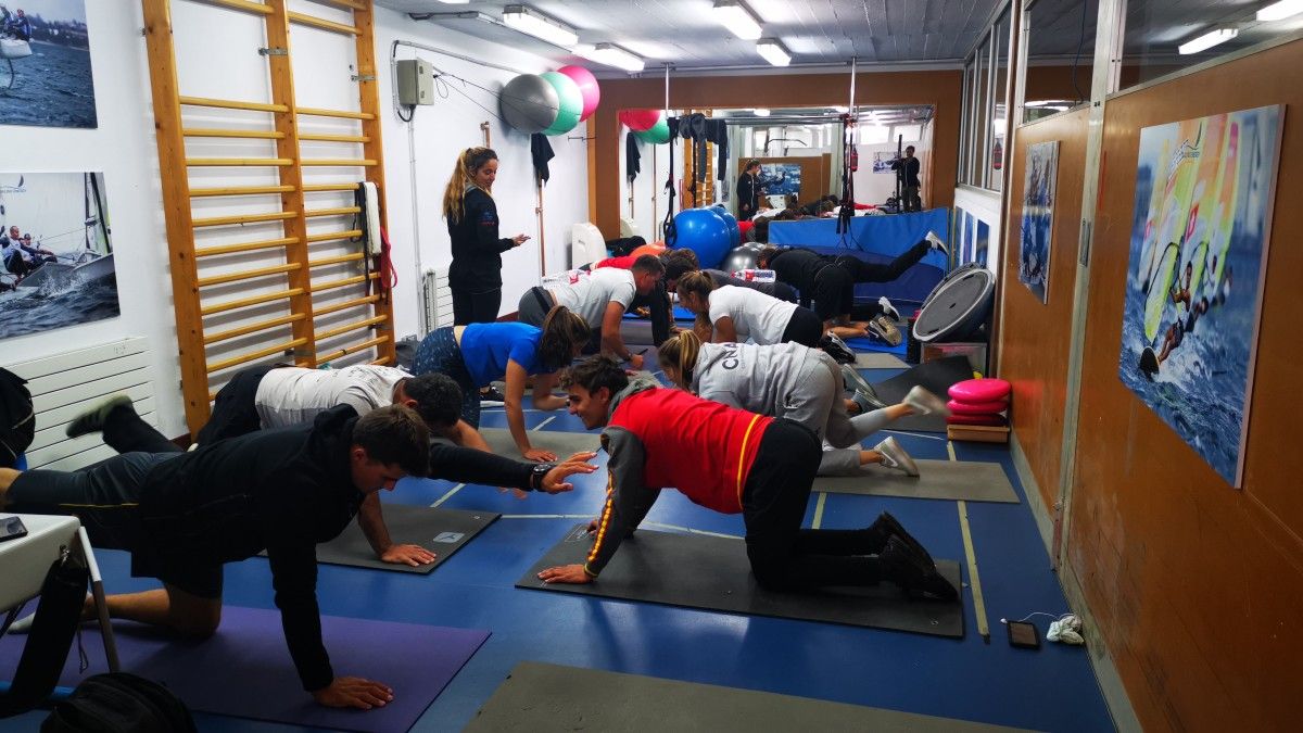 Entrenamiento del equipo preolímpico de vela, confinado en el CEAR de Santander