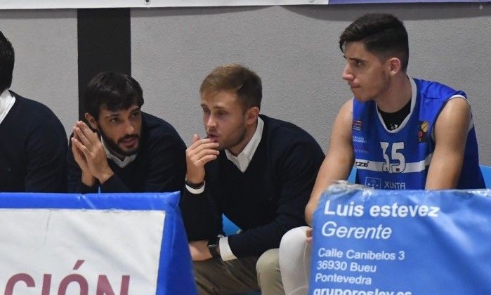 Diego Gómez (izquierda) en el partido entre Peixe Galego y Cáceres