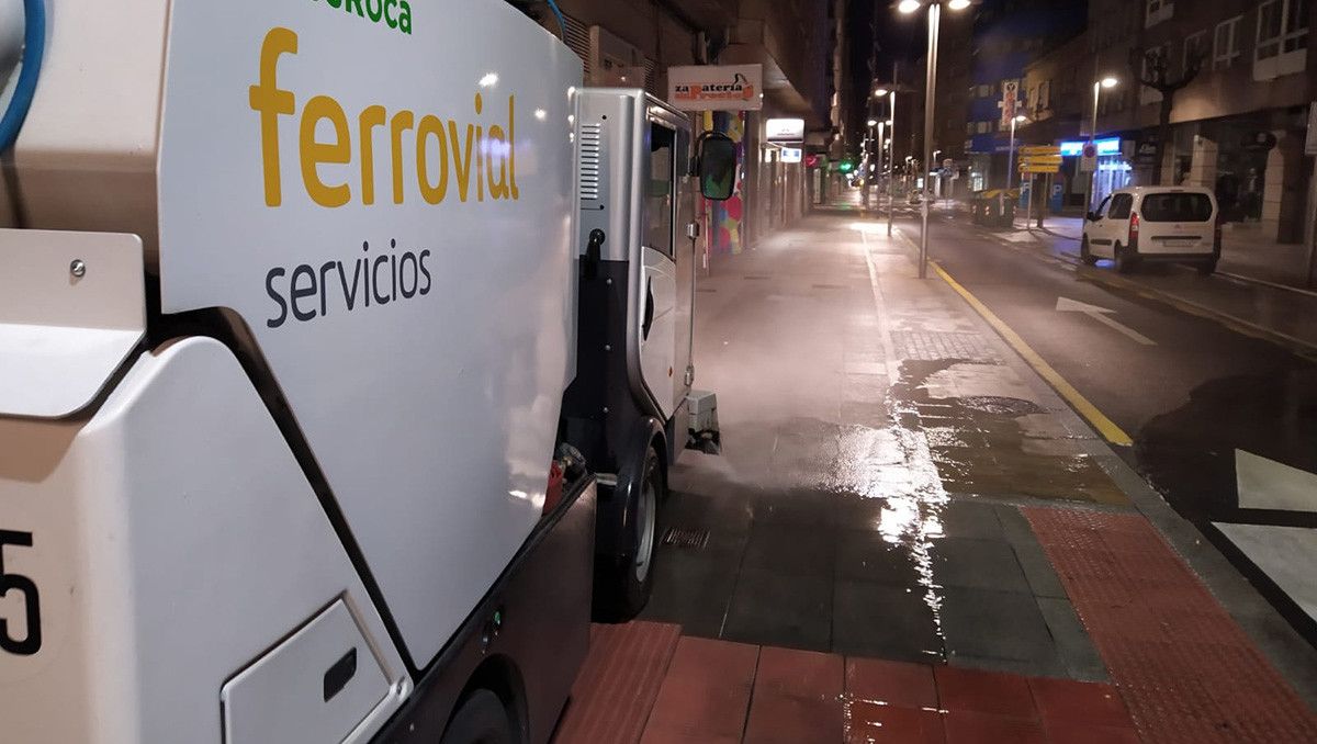 Baldeo de calles en Pontevedra