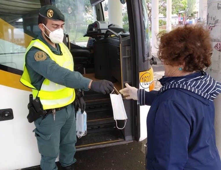 Reparto de mascarillas