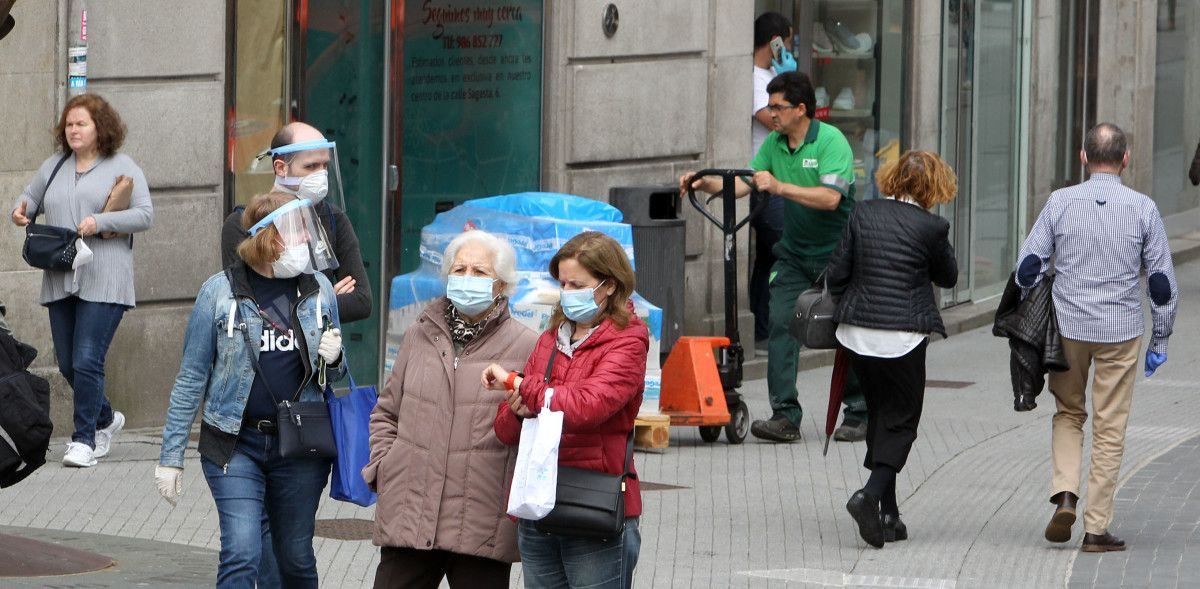 Los pontevedreses salen a la calle en el primer día de la fase 1 de la desescalada