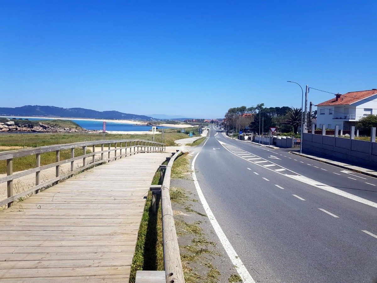 Jornada de calor y casi sin actividad en A Lanzada