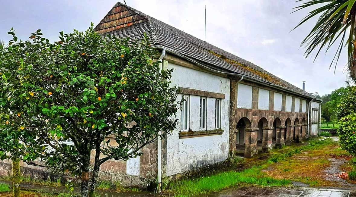 Antiguo centro médico de Carballedo