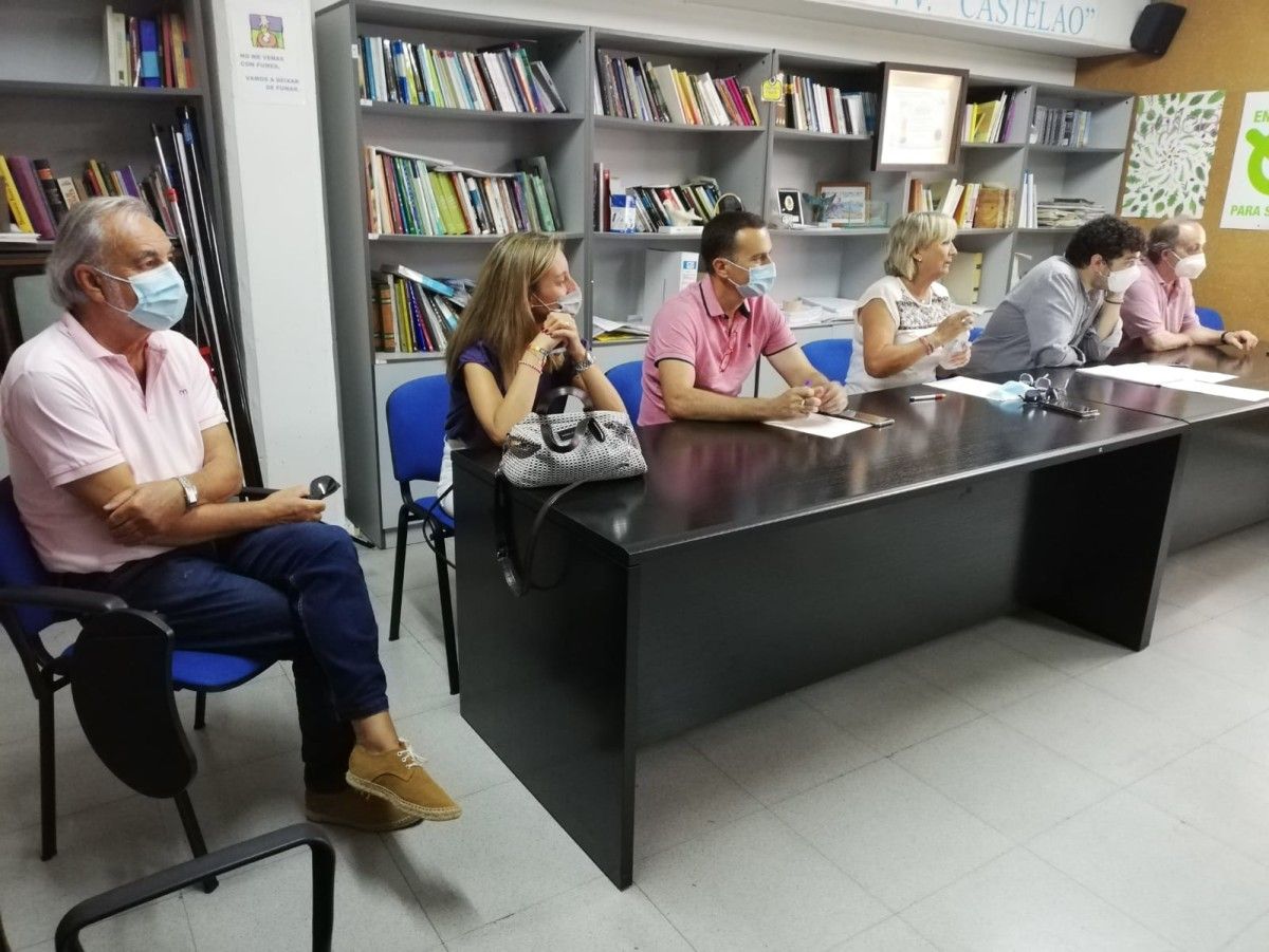 Reunión de representantes de la candidatura del PSdeG con integrantes de la Comisión de Centros de los Hospitales de Pontevedra