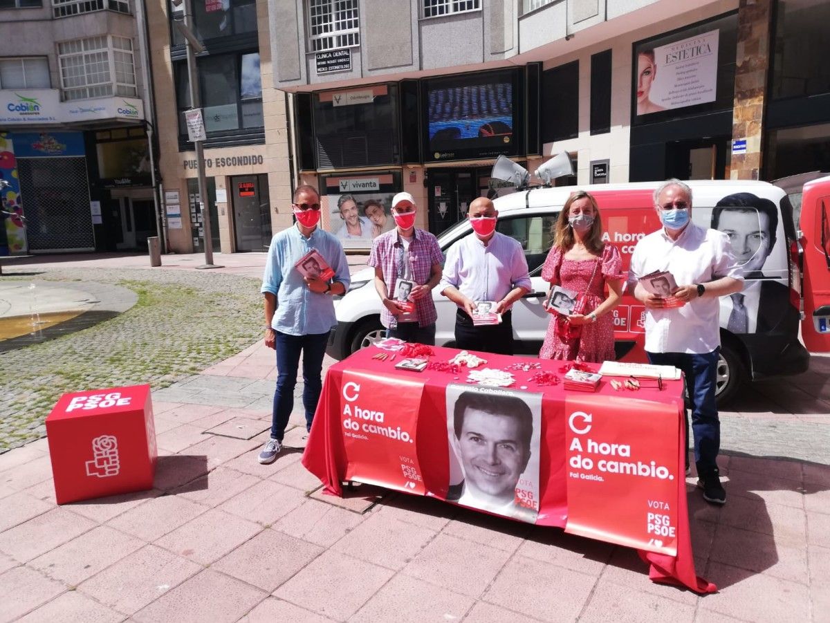 Reparto de propaganda del PSdeG en Pontevedra