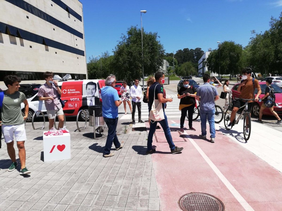 Acto de campaña electoral del PSdeG-PSOE en el campus de Pontevedra