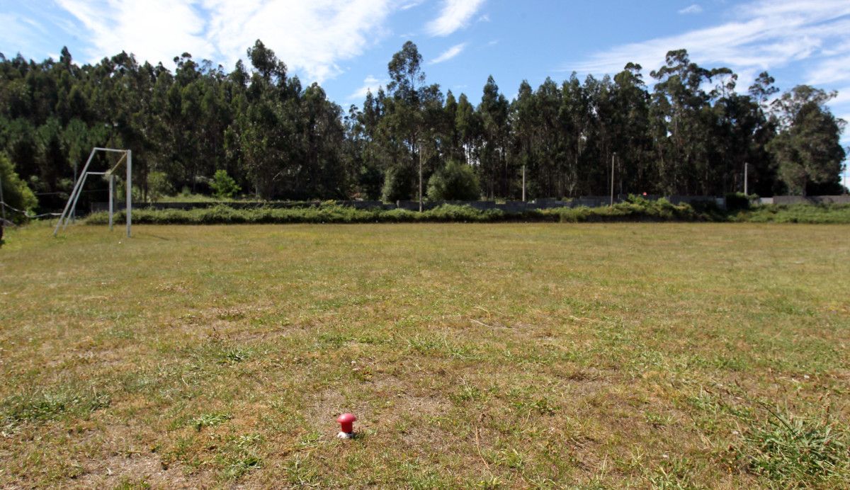 Campo de fútbol da Devesa en Alba, reconvertido para a práctica do tiro con arco