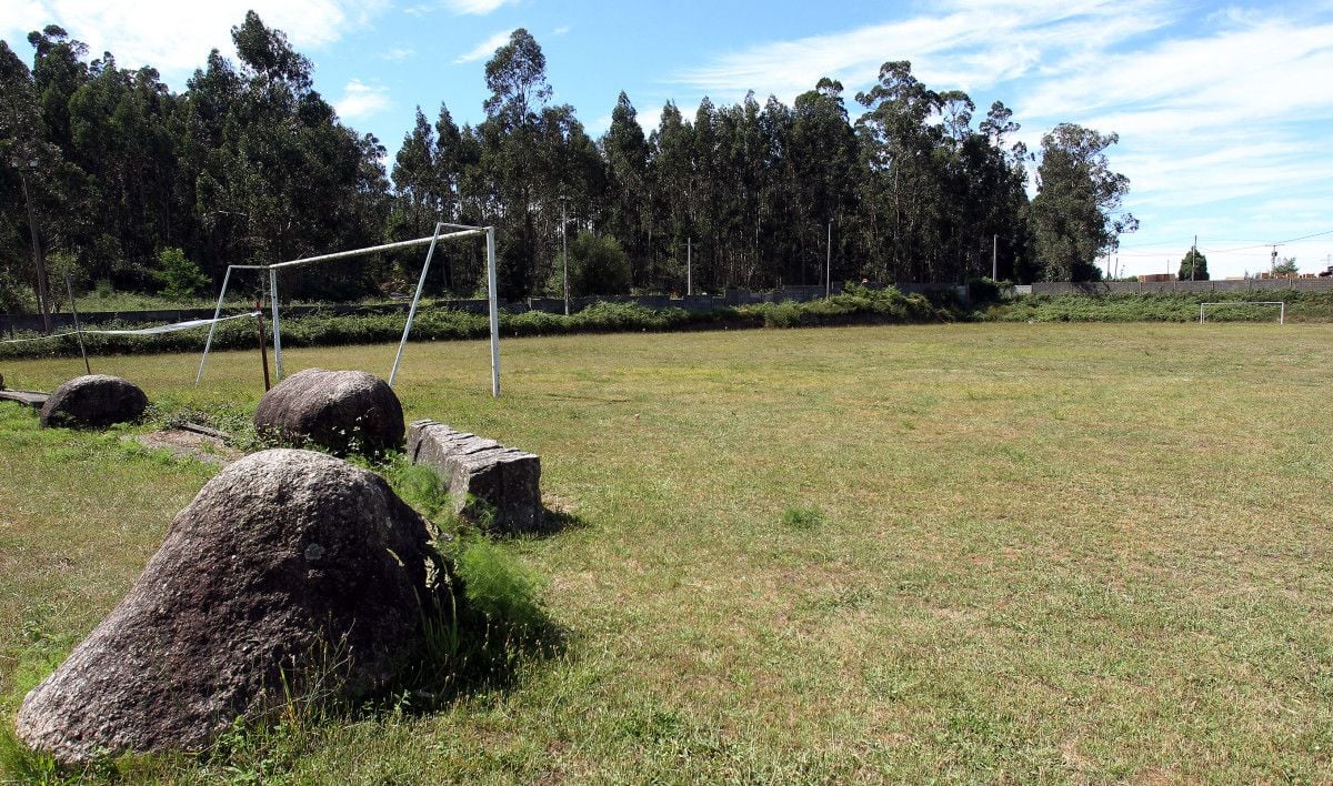 Campo de fútbol da Devesa en Alba, reconvertido para a práctica do tiro con arco