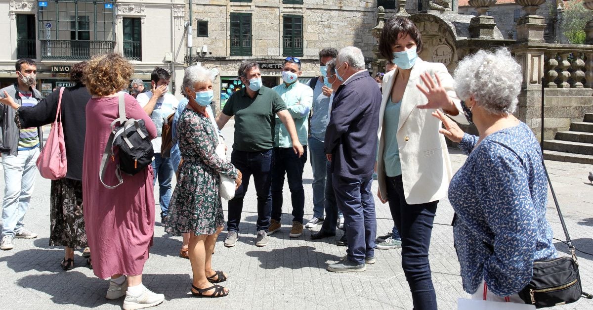 Ana Pontón con cargos y concejales del BNG de Pontevedra 