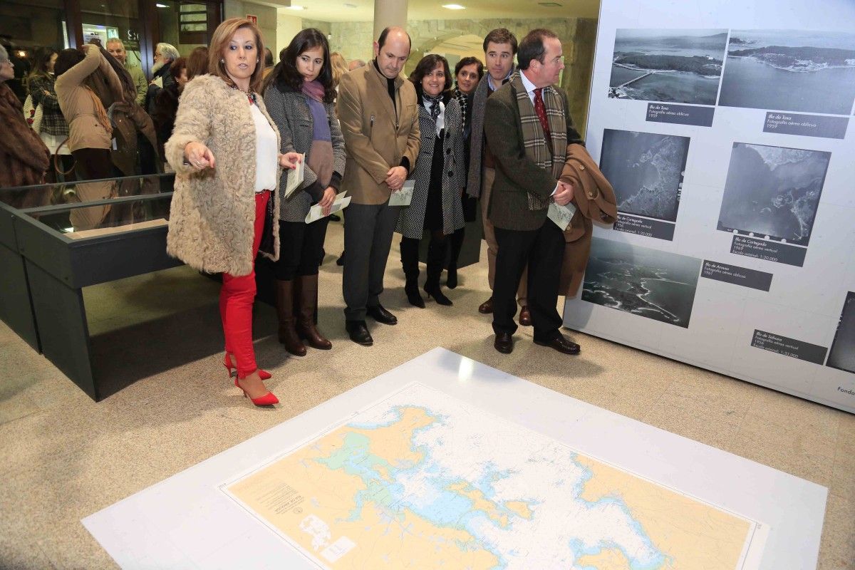 Inauguración da exposición "As nosas illas. Rías Baixas. Cartoteca provincial"