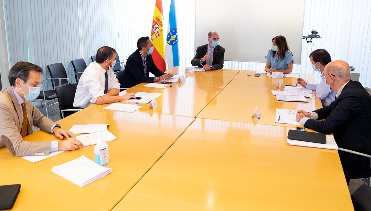 Reunión entre Educación y Sanidade para fijar el protocolo de vuelta a las clases