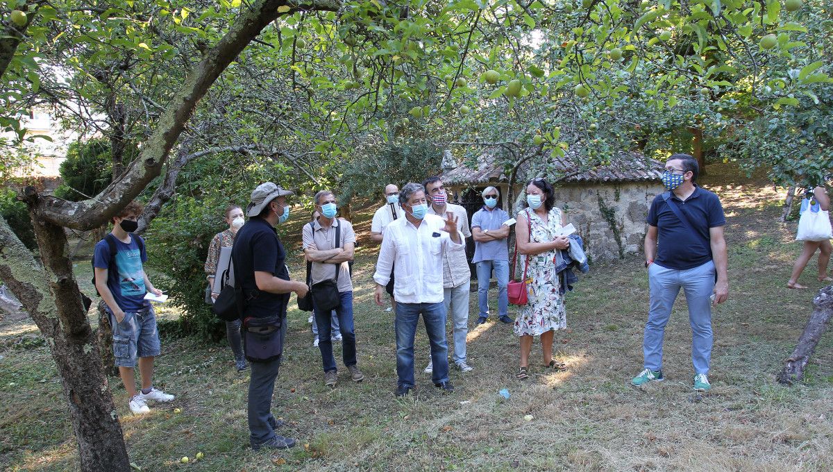 Visita a la huerta de frutales del Convento de Santa Clara