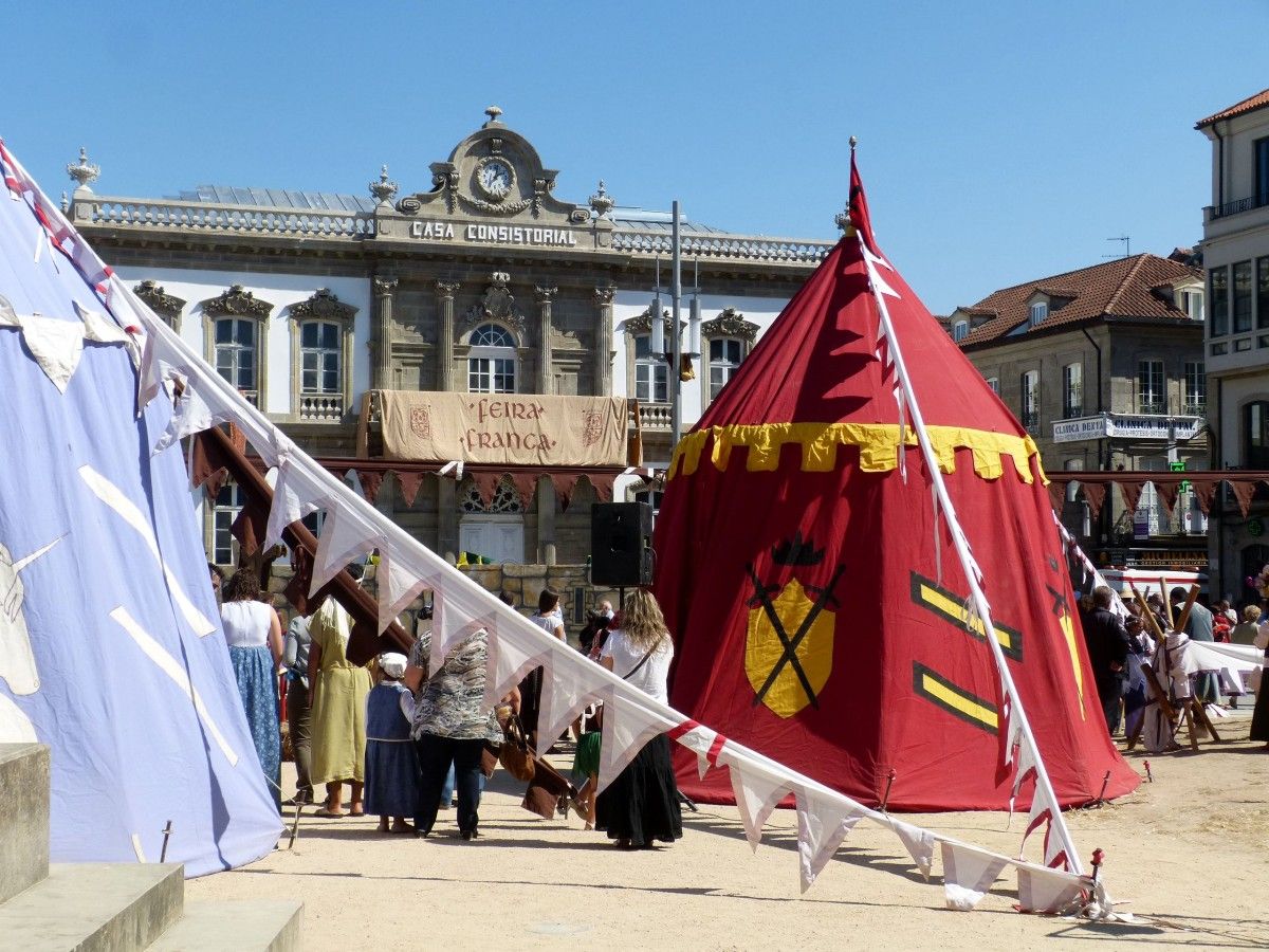 Aspecto de la Plaza de España durante la Feira Franca 2013