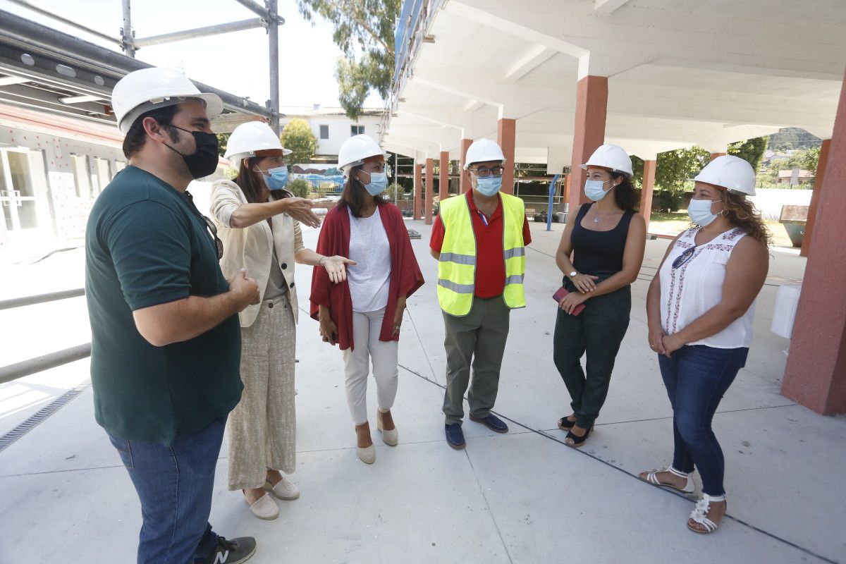 Carmen Pomar visita el CEIP del Carballal