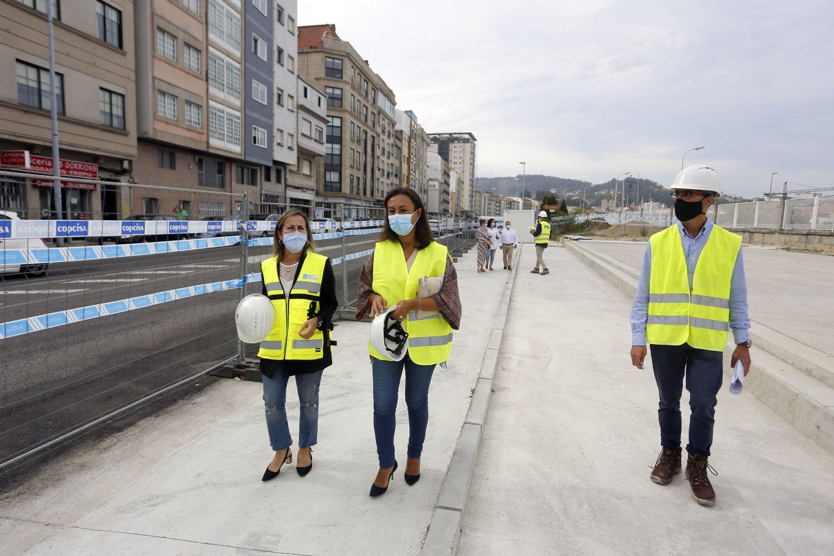 Ethel Vázquez, conselleira de Infraestruturas, visita las obras de saneamiento de Marín