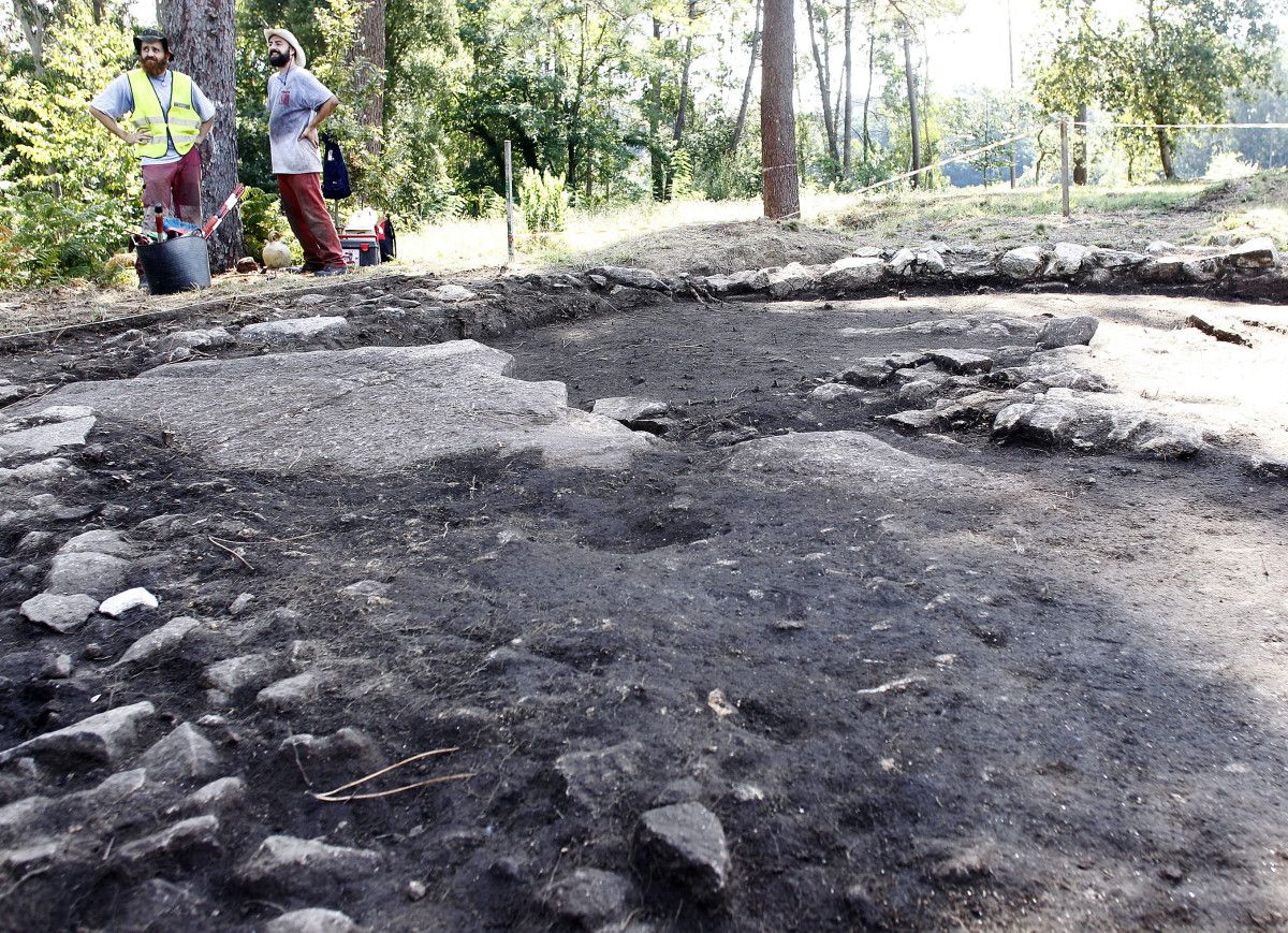 Trabajos de excavación en el Castro das Croas