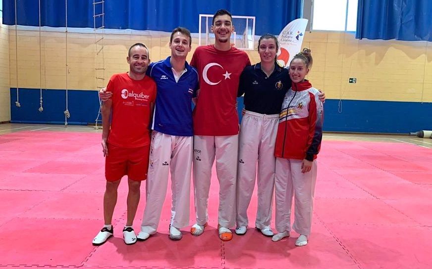 Representantes gallegos en la concentración nacional de taekwondo en Murcia