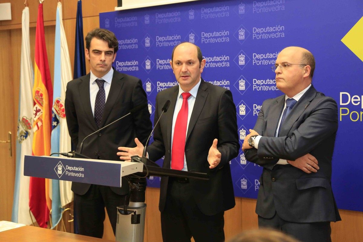 Los presidentes de las Diputaciones de Pontevedra, Rafael Louzán, Ourense, Manuel Baltar y A Coruña, Diego Calvo