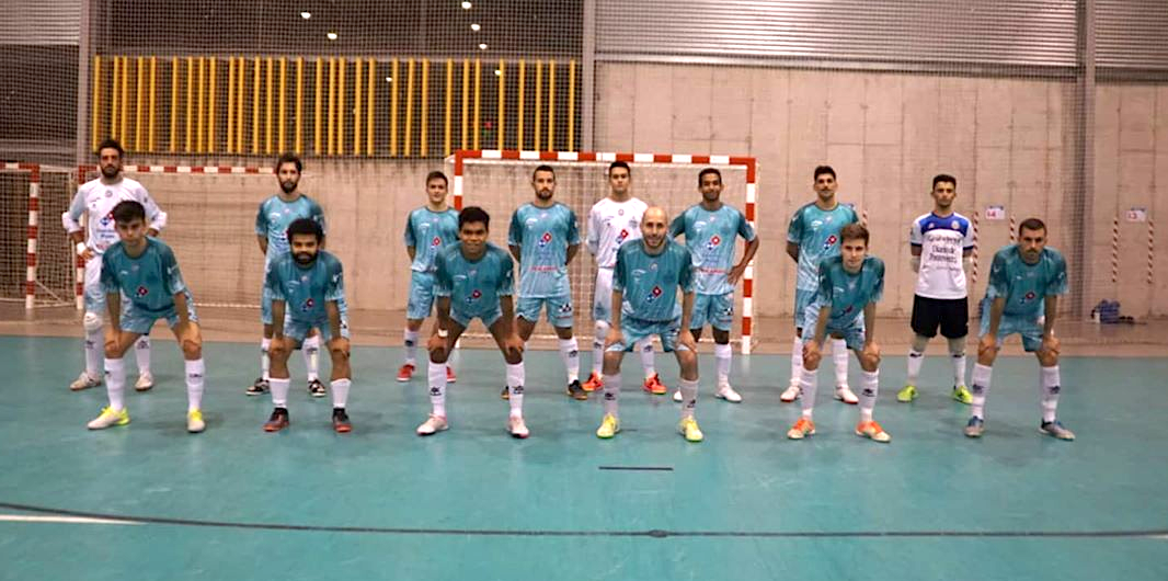 Equipo del Leis en el amistoso frente al Santiago Futsal