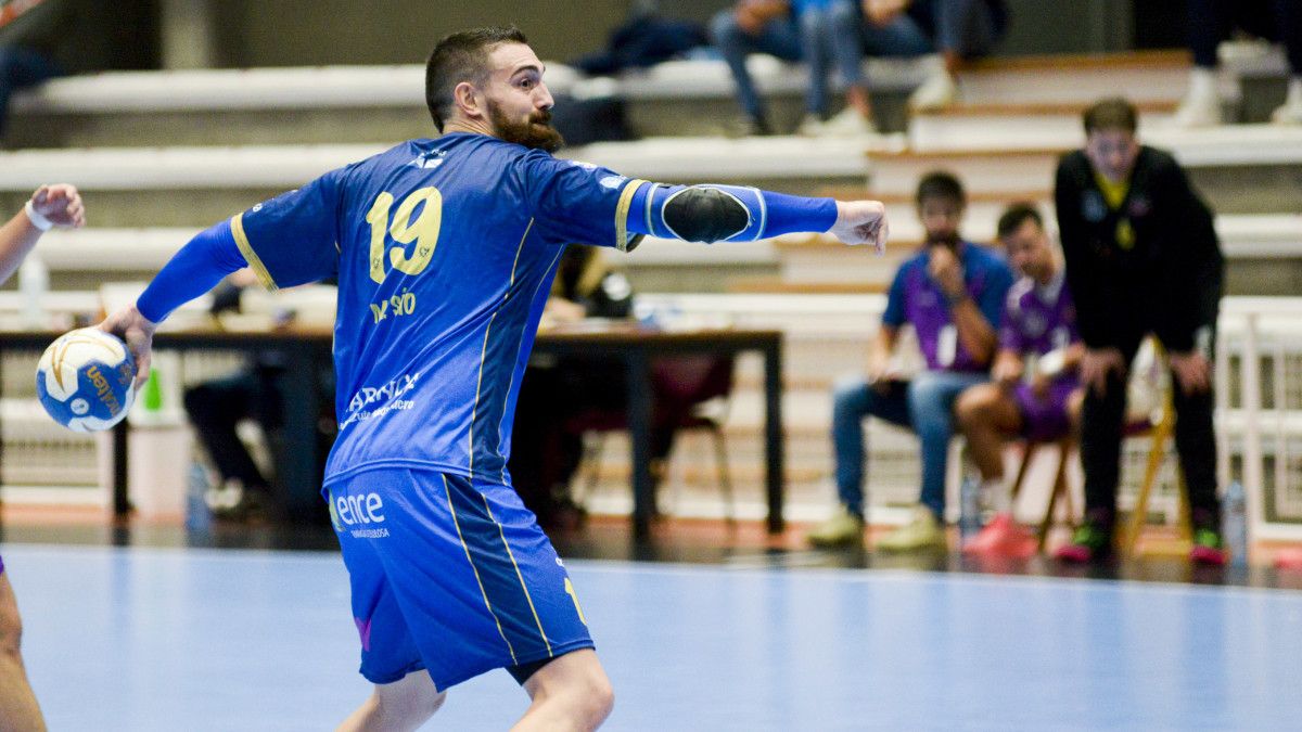 Miguel Sío en el partido entre el Teucro y el San Martí Adrianenc en el Municipal