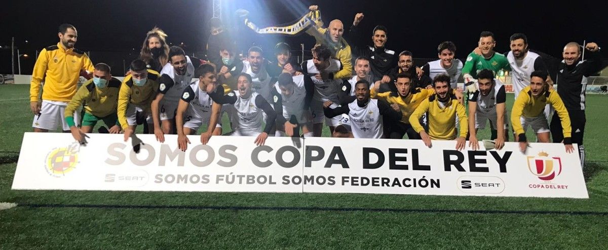 El Ribadumia celebra el pase a la primera ronda de la Copa del Rey tras vencer al Miengo