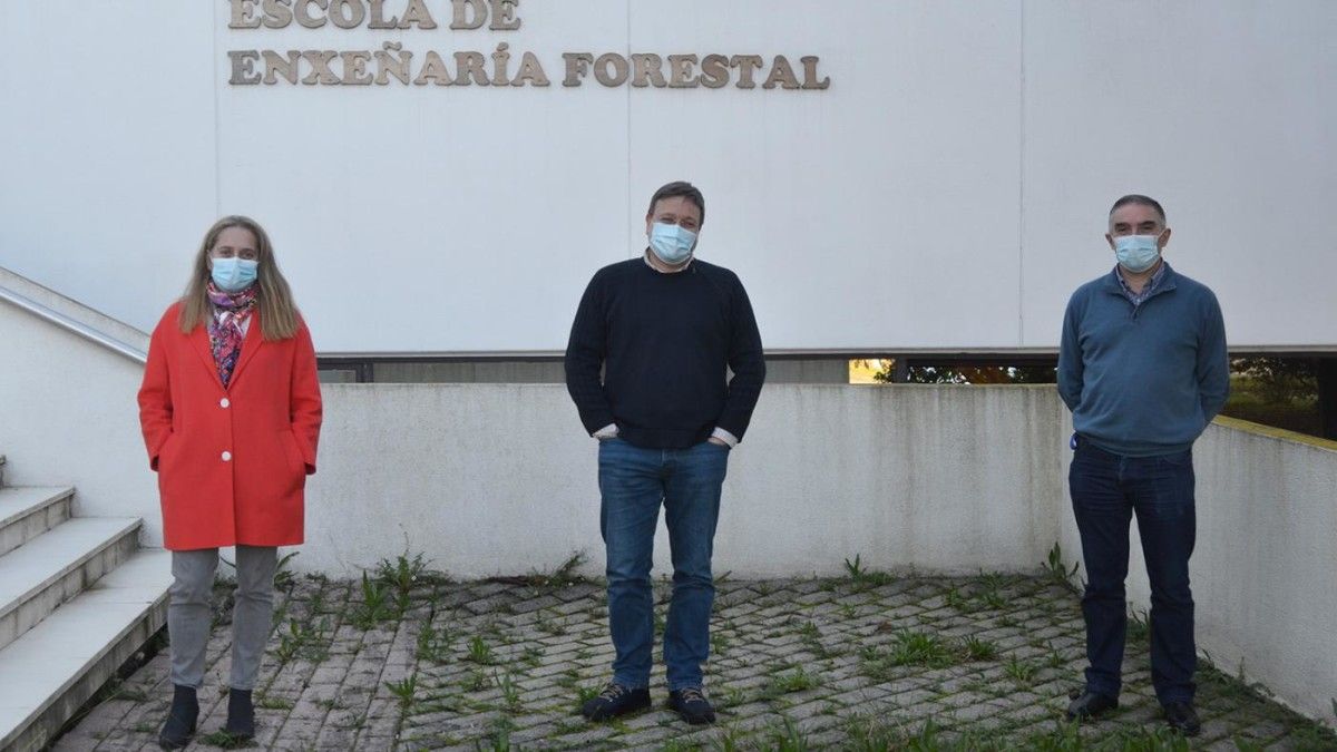 Juan Picos, en el centro de la imagen, reelegido como director de la EE Forestal del campus de Pontevedra de la Universidad de Vigo