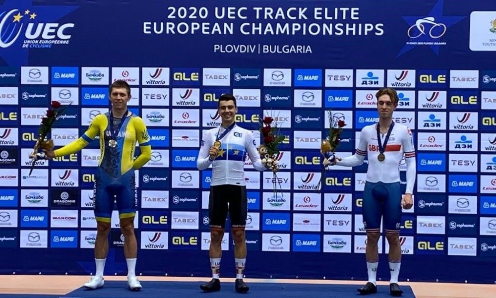 Iuri Leitão (centro) en el podio de los Campionatos de Europa de Ciclismo en Pista