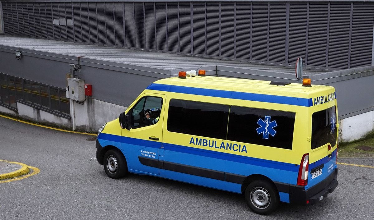 Ambulancia entrando en el Hospital Montecelo