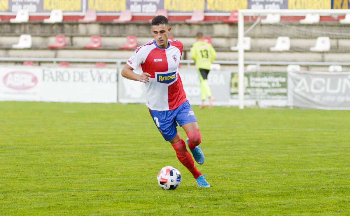 Sergio Cotilla, en un partido del Arosa en A Lomba