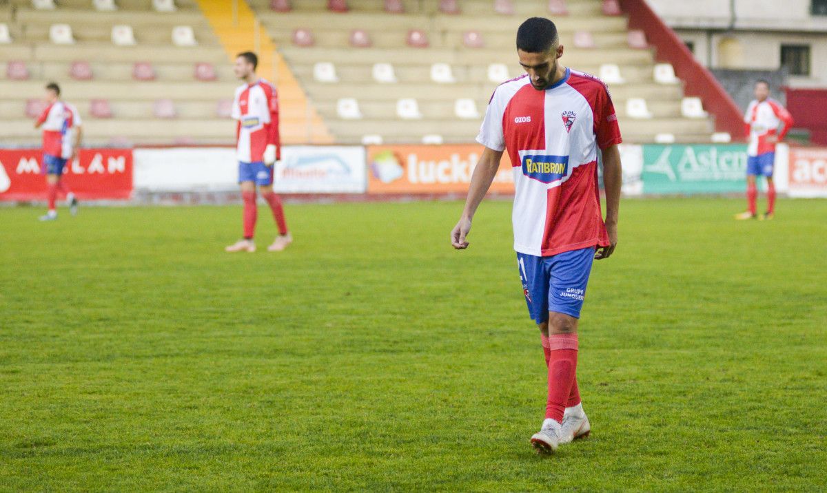 Rober en el partido entre el Arosa y el Atios en A Lomba de la temporada 20-21