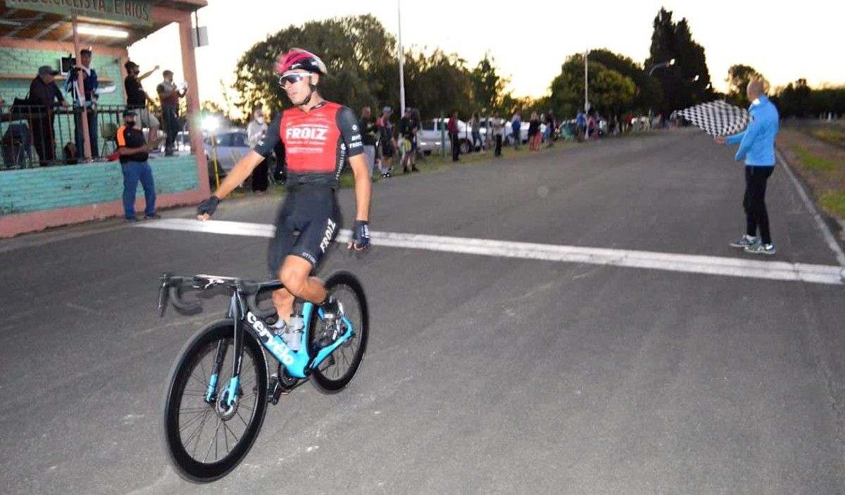 Nicolás Antorena en el Encuentro de Ciclistas de Paraná