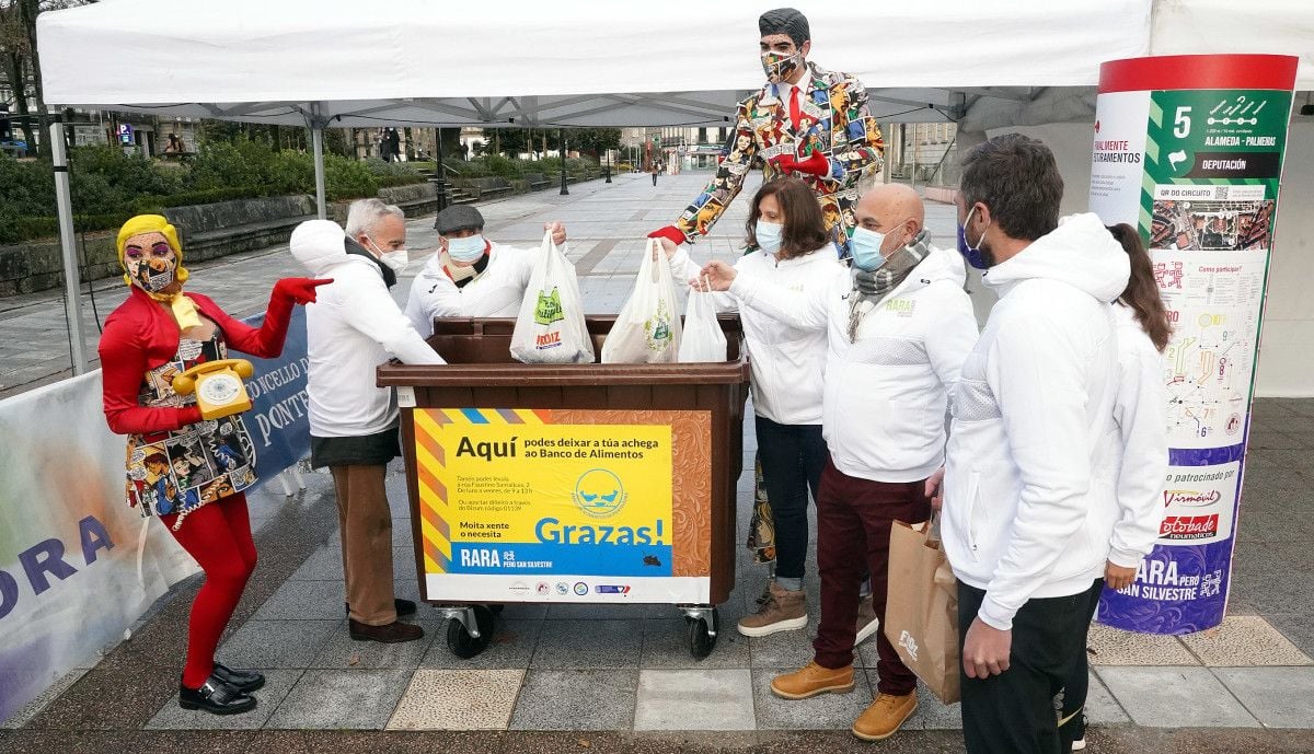 Salida simbólica de la 'Rara, pero San Silvestre'