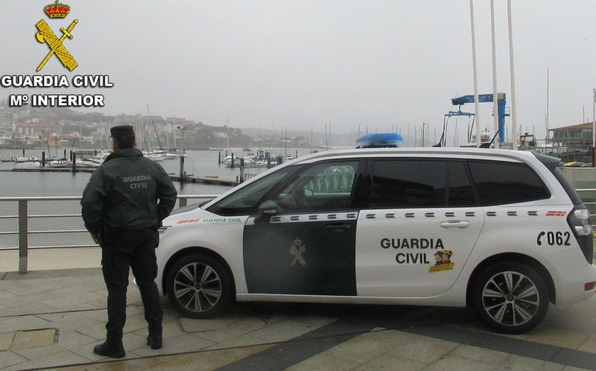 Patrulla de la Guardia Civil en Sanxenxo