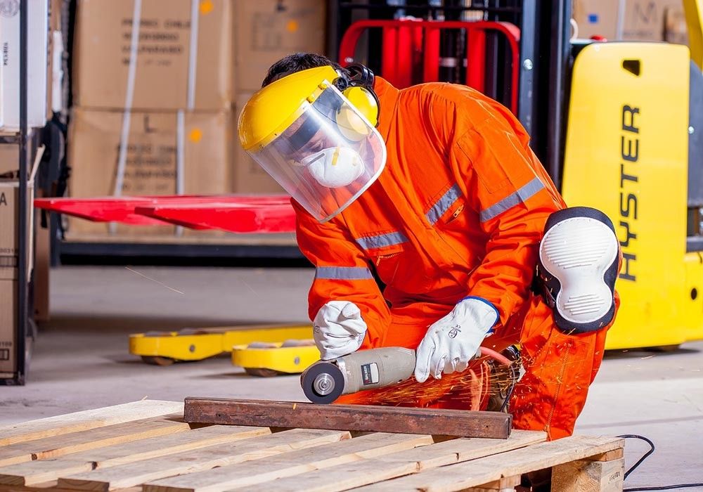 Una persona trabajando