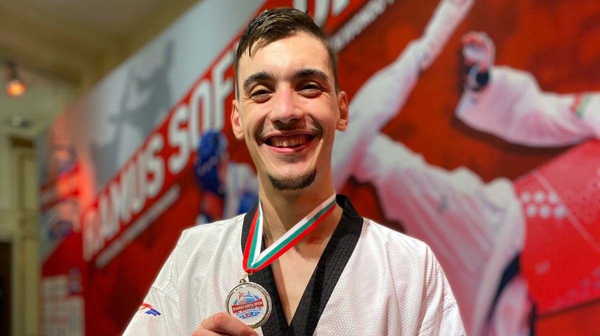 Ivan García tras quedar segundo en el Open de Sofía de taekwondo