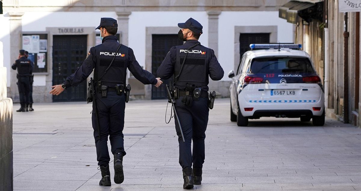 Patrullas de las policías Nacional y Local de Pontevedra