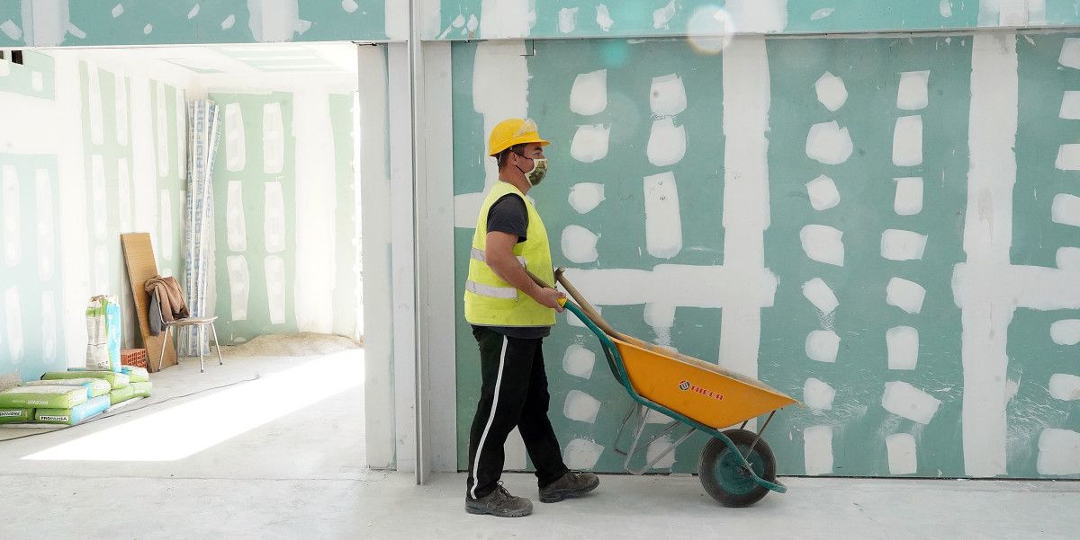 Un trabajador de la construcción