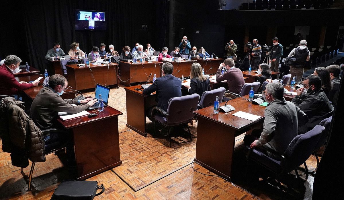 Pleno municipal en el Teatro Principal de Pontevedra