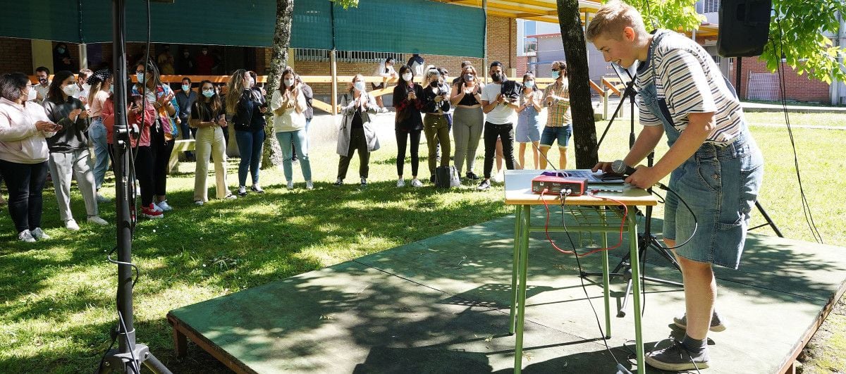 Presentación de la exposición 'Olladas Disidentes' en el CIFP A Xunqueira 